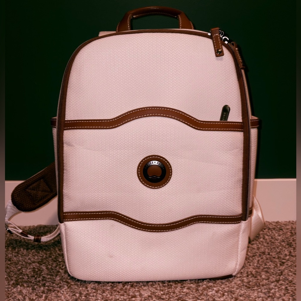 White Delsey Paris Chatelet Air 2.0 Backpack